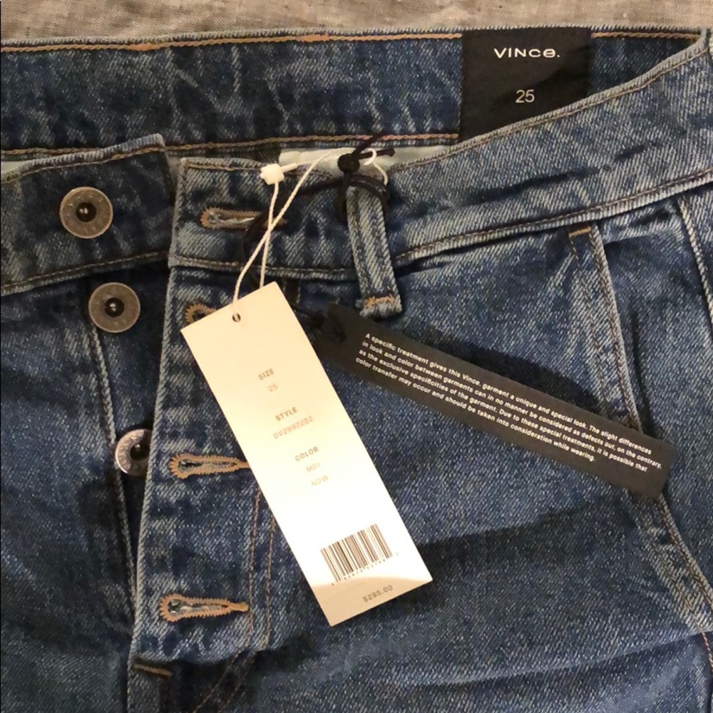 Vince Midi Jeans with side pocket. Size 25